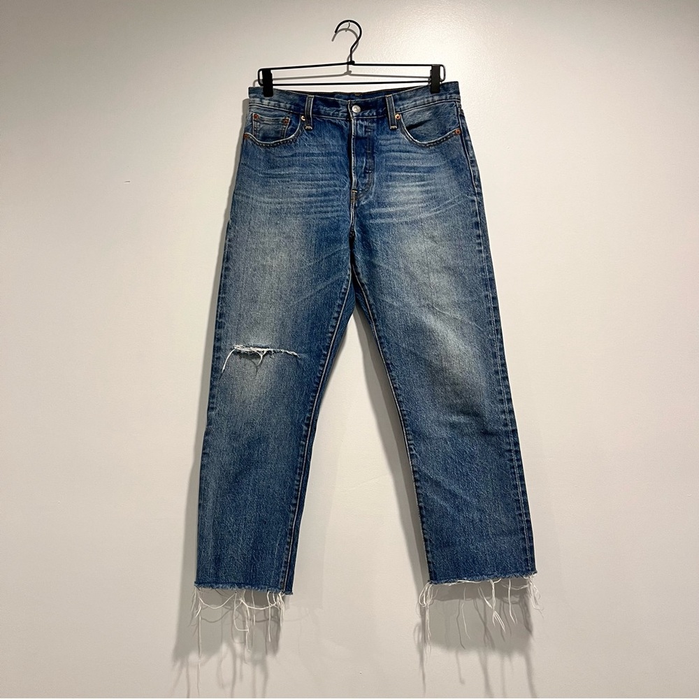 Levi’s Distressed Straight Leg Ripped Frayed Hem Jeans Women’s Size 29
